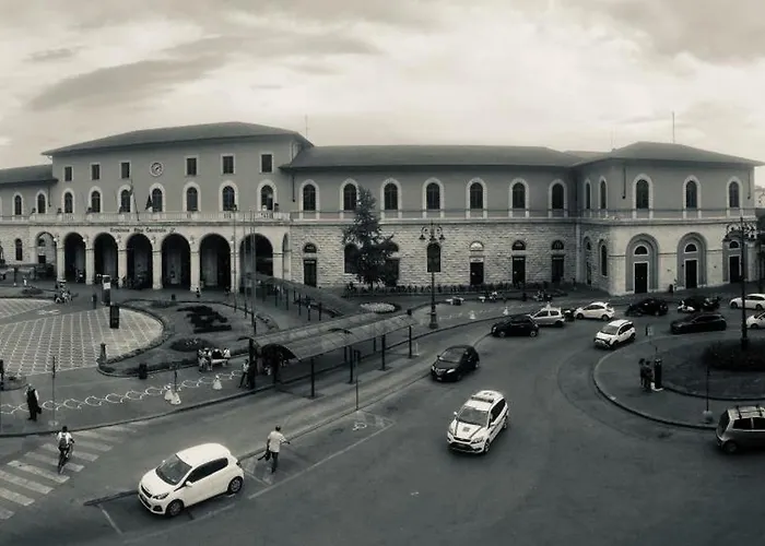 Alojamento de Acomodação e Pequeno-almoço Stazione22 Pisa